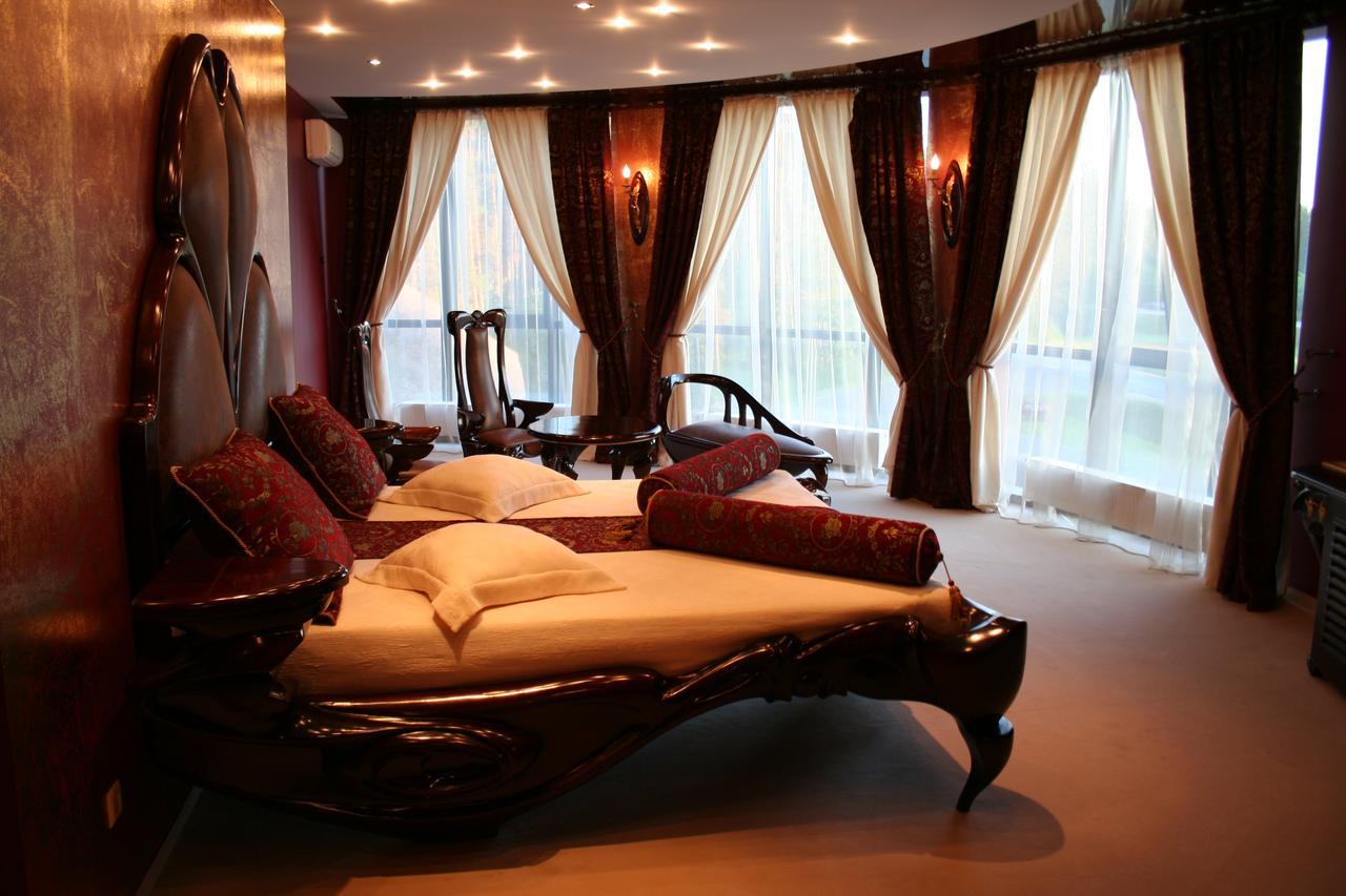Port Hotel Адажі Екстер'єр фото